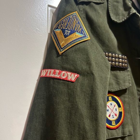 Willow & Clay Women's Green Military Jacket with fun Patches Small - Picture 2 of 5